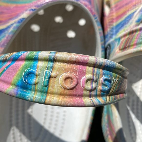 Crocs “ Out of this World “ Rainbows and Unicorns Mens size 5 and Women’s Size 7 - Picture 2 of 4
